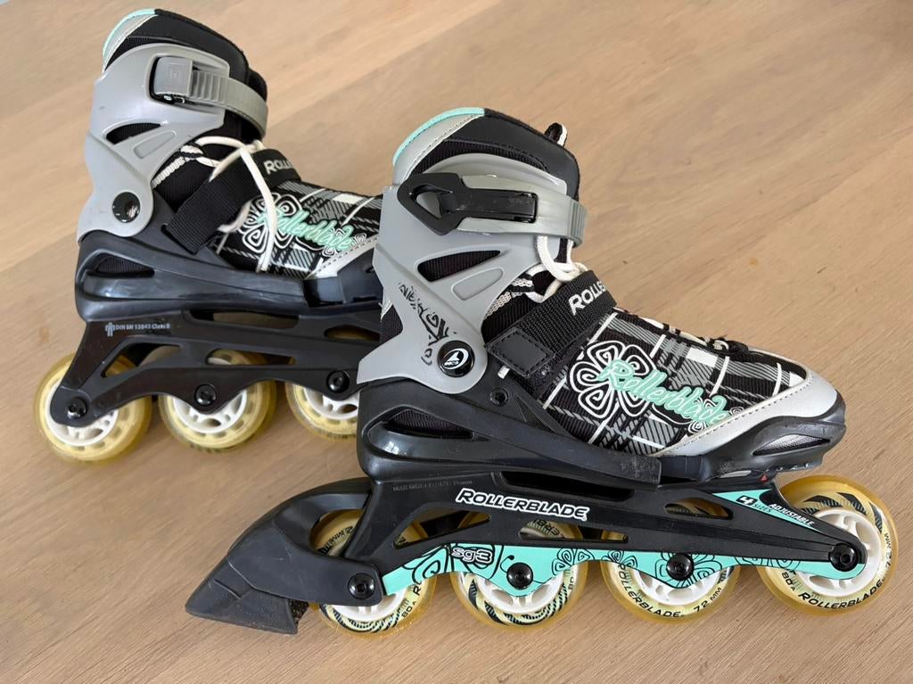 Skeelers 31-34, Sport en Fitness, Skeelers, Overige merken, Kinderen, Ophalen of Verzenden, Inline skates 4 wielen