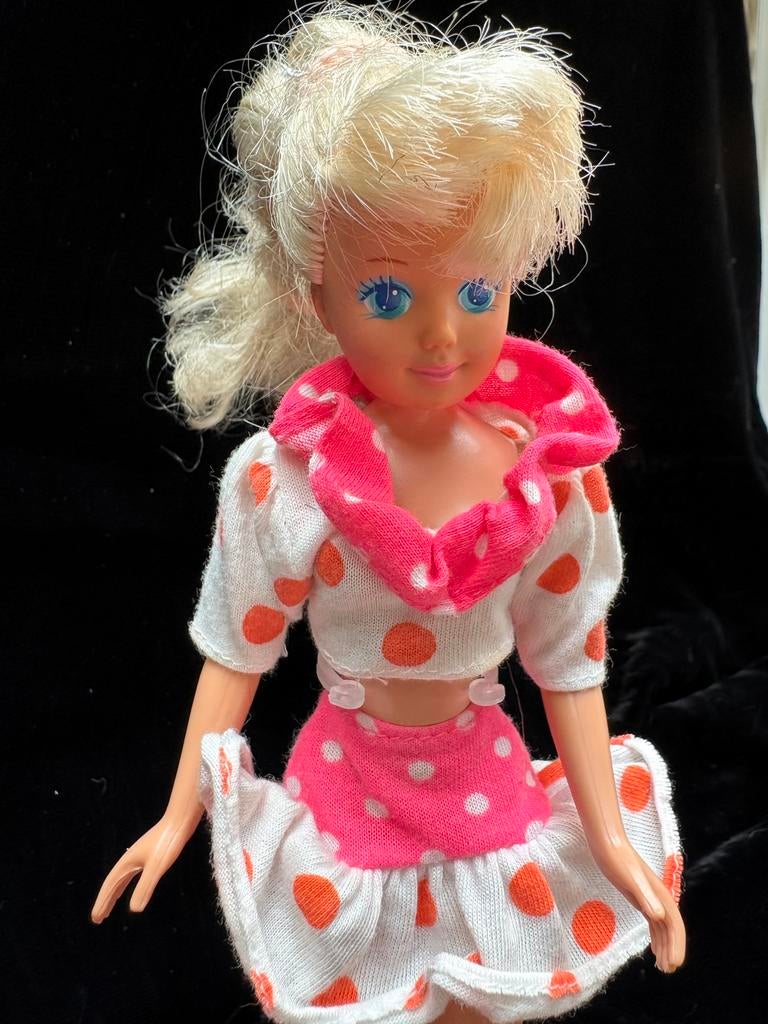 Mattel Barbie Babysitter Skipper uit 1990, Verzamelen, Poppen, Ophalen of Verzenden, Gebruikt, Pop