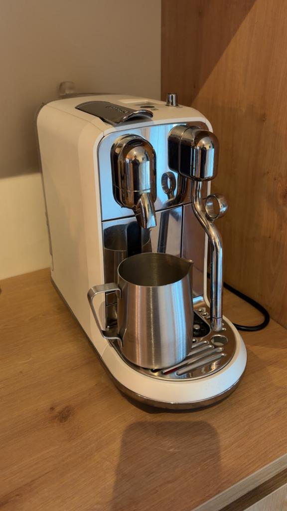 Nespresso  Sage koffieautomaat, Koffiepads en cups, Koffiemachine, Ophalen of Verzenden, Zo goed als nieuw