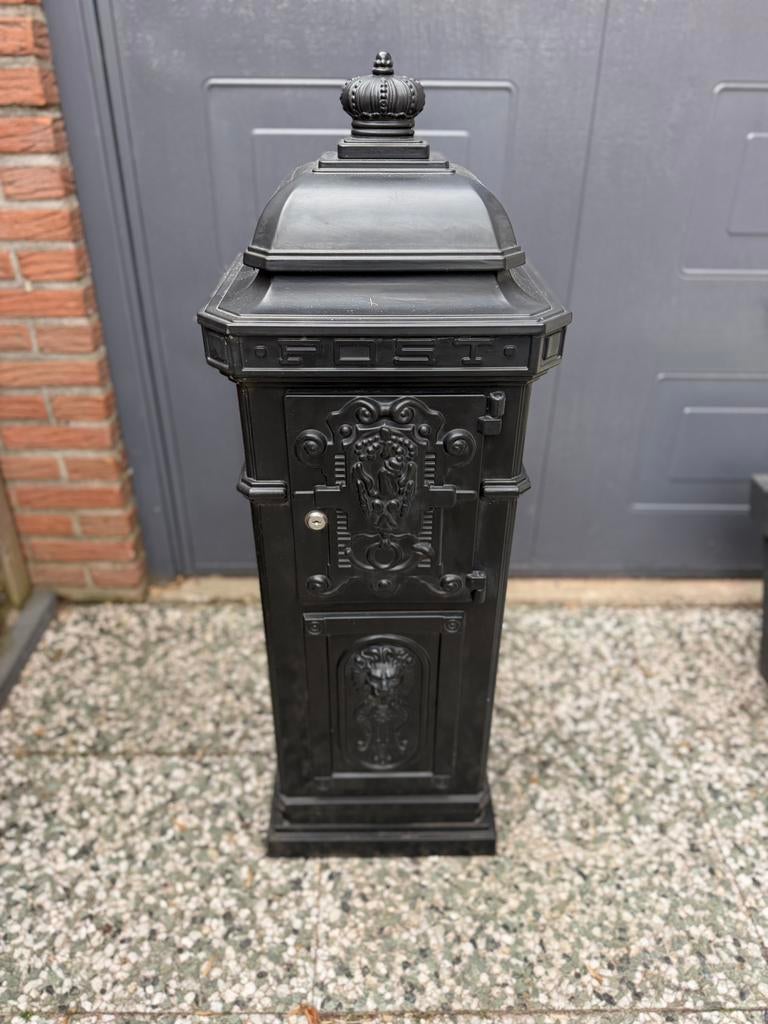 Engelse brievenbus (nieuw staat), Ophalen, Zo goed als nieuw, Staande brievenbus