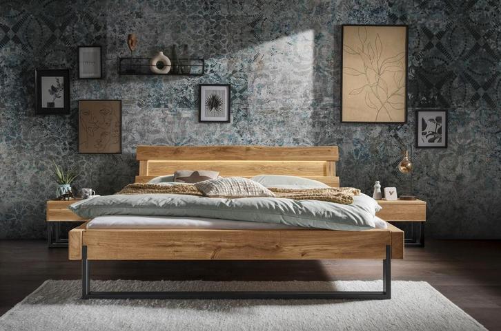 Landelijk massief houten bed. - Netbed heeft het., Huis en Inrichting, Slaapkamer | Bedden, Nieuw, Tweepersoons, 180 cm, 200 cm