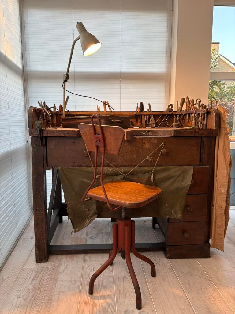 Edelsmid Zilversmid werkbank stavelij Juwelierswinkel, Ophalen