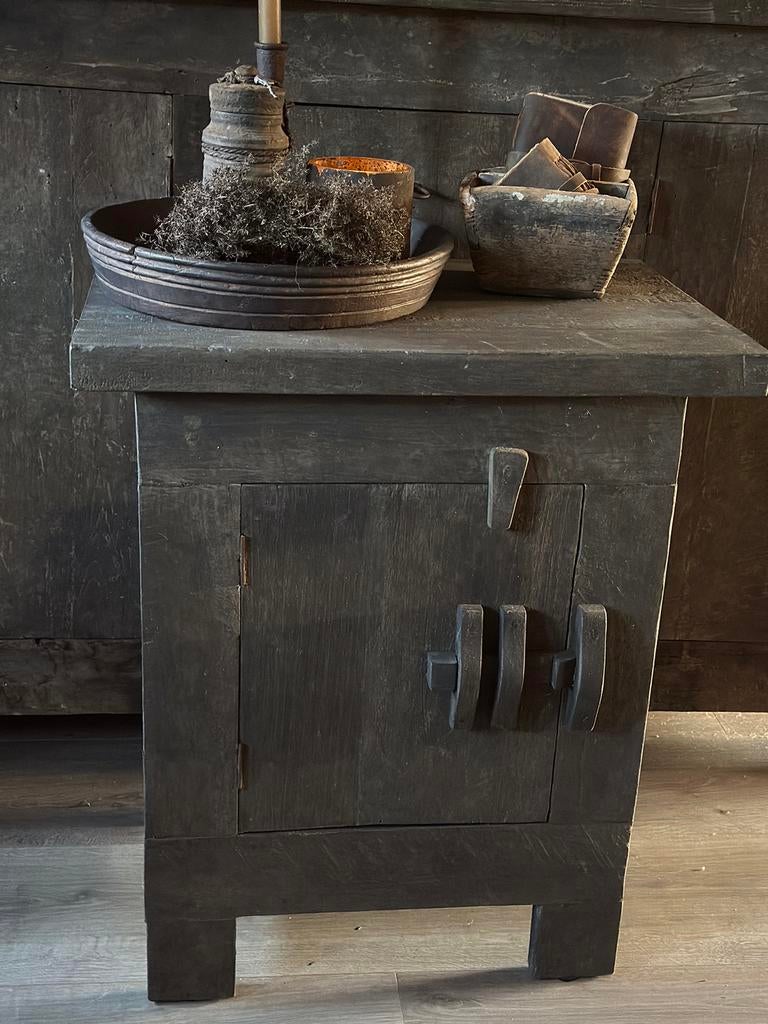 Oud houten oldfarm kastje / nachtkastje Aura Peeperkorn, Huis en Inrichting, Woonaccessoires | Overige, Ophalen of Verzenden