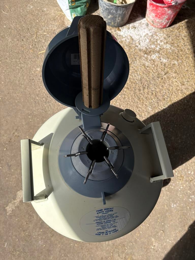 Stikstofvat, Ophalen