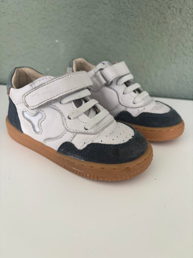 Shoes me sneakers, Kinderen en Baby's, Kinderkleding | Schoenen en Sokken, Ophalen, Schoenen, Zo goed als nieuw, Jongen