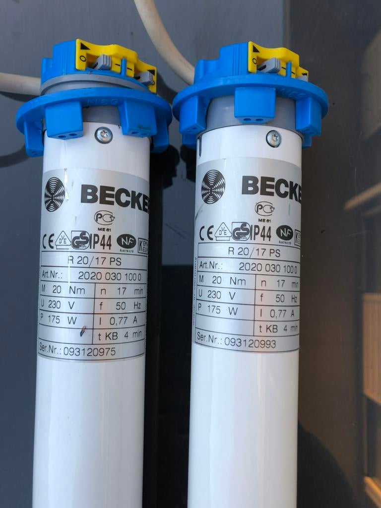 2 x nieuwe Becker motor > zonnescherm, rolluik 20NM 3m kabel, Tuin en Terras, Zonneschermen, Ophalen, 250 cm tot 450 cm, Nieuw