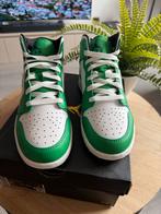 AIR JORDAN 1 MID (GS) 37,5 - Lucky green zwart Wit, Kleding | Dames, Schoenen, Ophalen of Verzenden, Nieuw, Wit, Sneakers of Gympen