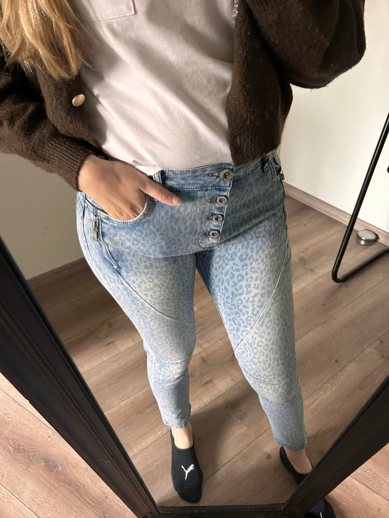 Lexxury Jeans met Luipaardprint en Knoopsluiting Maat 40, Kleding | Dames, Spijkerbroeken en Jeans, Verzenden, Zo goed als nieuw