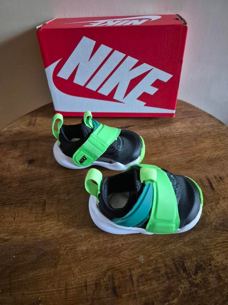 Nike baby schoenen maat 17 nieuw., Sport en Fitness, Snowboarden, Ophalen of Verzenden, Nieuw, Schoenen