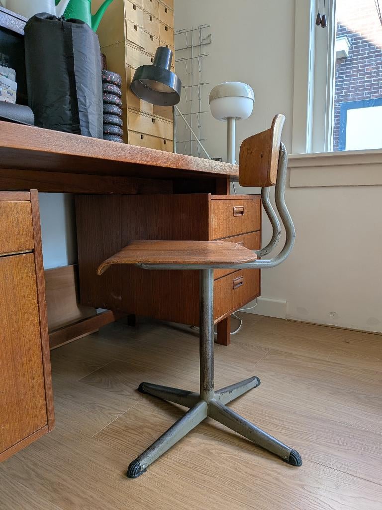 Industriële stoel vintage, Huis en Inrichting, Stoelen, Gebruikt, Ophalen of Verzenden, Eén, Industrieel