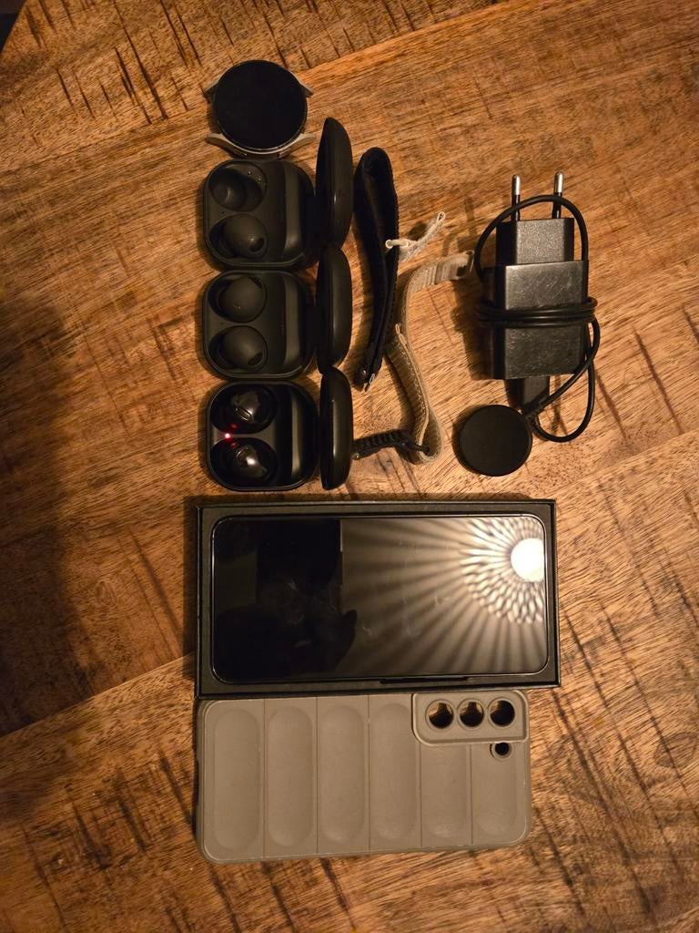 Complete Samsung Galaxy Set: S22 + Watch 4 + Buds Pro/2 pro, Zwart, Ophalen of Verzenden, Zo goed als nieuw, Galaxy S22
