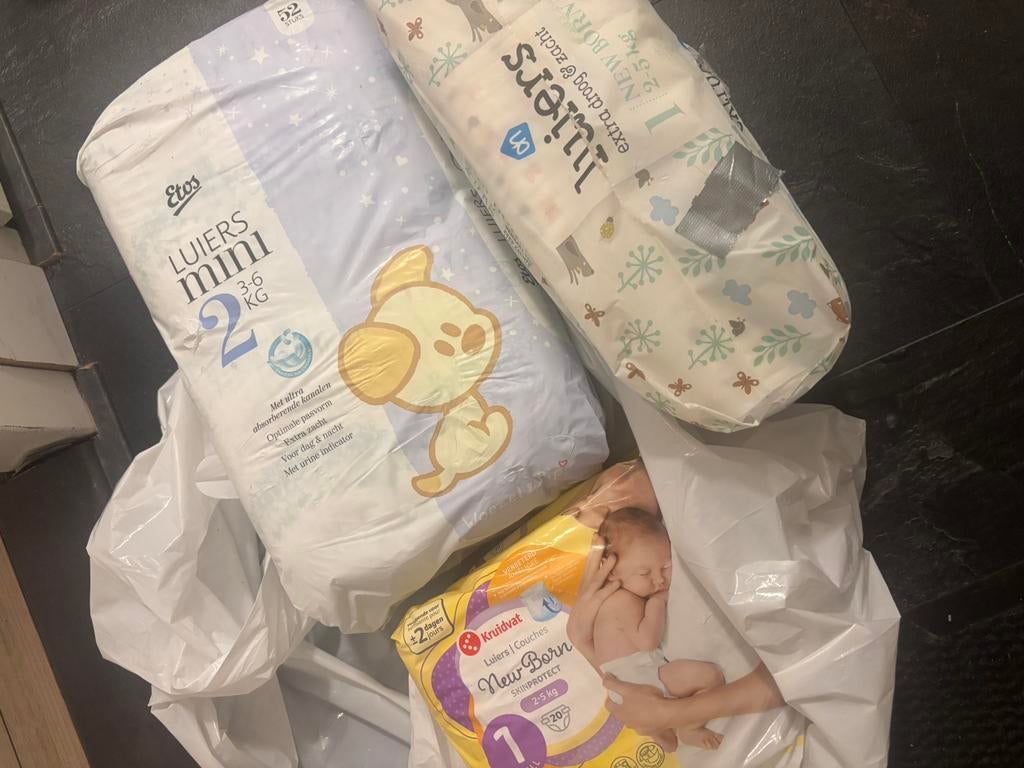 Luiers maat 1 en 2, Ophalen of Verzenden, Zo goed als nieuw, Overige typen