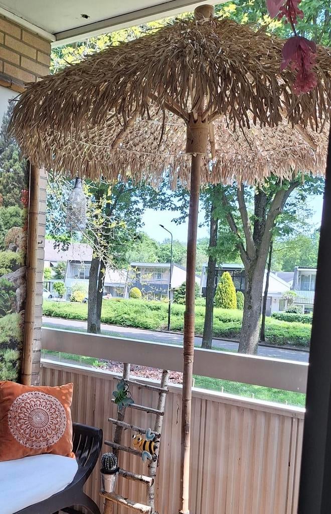 Rieten Parasol, Ophalen of Verzenden, Zo goed als nieuw, Minder dan 1 meter, Parasolvoet