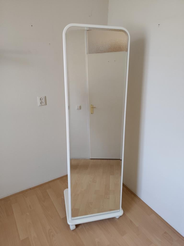 Witte pas spiegel met kledingrek, Huis en Inrichting, Woonaccessoires | Spiegels, Ophalen, Gebruikt, 150 tot 200 cm, Rechthoekig