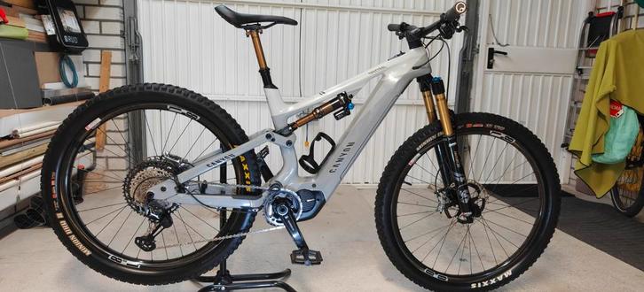 Canyon Spectral ON CF 9.0 e-mtb (maat S) 2 accu's., Fietsen en Brommers, Elektrische fietsen, Zo goed als nieuw, Overige merken