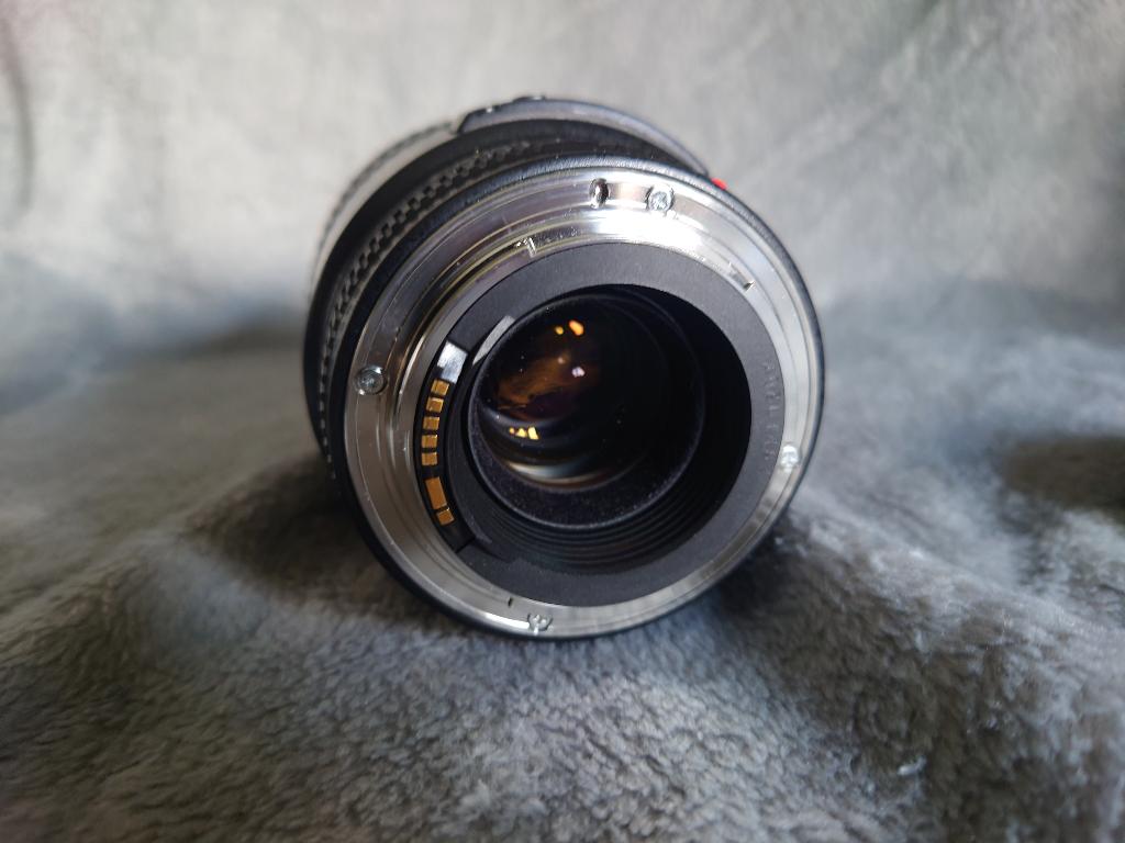 Canon EF 100 mm f2,8 Macro, Ophalen of Verzenden, Zo goed als nieuw, Macrolens