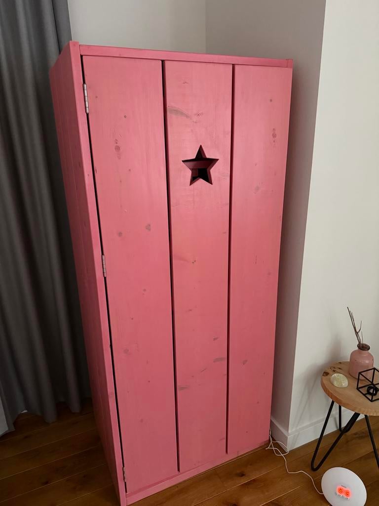 Leuke roze meidenkast met steruitsparing, Ophalen, Gebruikt, 50 tot 100 cm, 150 tot 200 cm
