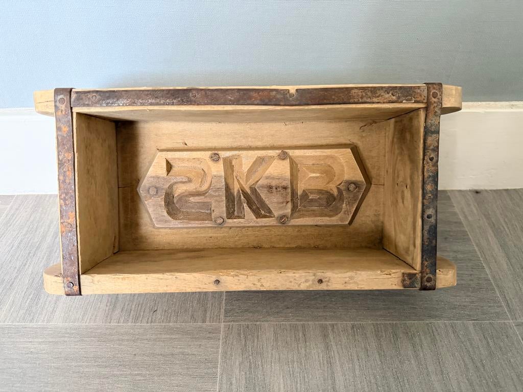 Houten baksteenmal met initialen "SKB", Antiek en Kunst, Antiek | Overige Antiek, Ophalen of Verzenden