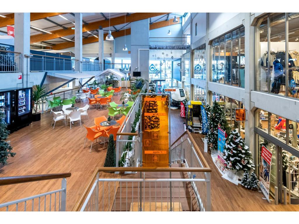 Ixus 430 430 SF; netjes, kenteken 2012, cassetteluifel,mover, Caravans en Kamperen, Standaardzit, Bedrijf, Ixus, Schokbreker