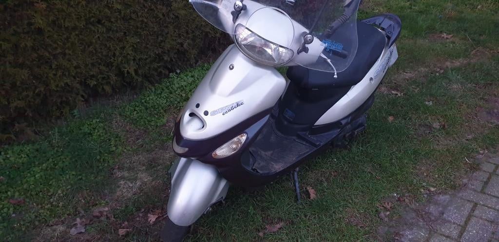 Baotian - Snorscooter
Sprint/Speedy BT49Q-9, Fietsen en Brommers, Snorfietsen en Snorscooters, Gebruikt, Benzine, Ophalen, Overige merken