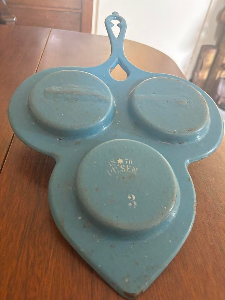 Antieke geemaillerde  pannekoekjes of eierenpan uit 1870, Antiek en Kunst, Verzenden