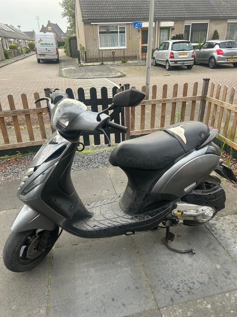 Zip 4t 50cc, Fietsen en Brommers, Scooters | Piaggio, Zo goed als nieuw, Zip, Benzine, Ophalen of Verzenden