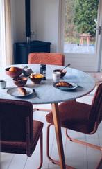 Ronde design eettafel 120 met stenen blad en houten poten, Ophalen, Gebruikt, 100 tot 150 cm, Rond