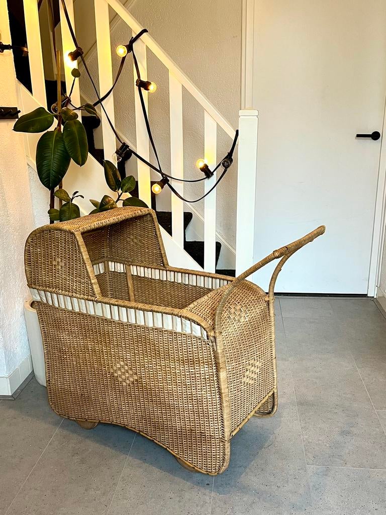 Grote antieke rotan kinderwagen, Antiek en Kunst, Ophalen
