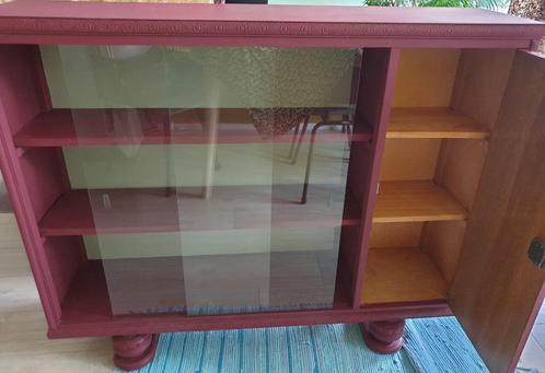 Leuk oppimp vitrine kastje wijnrood, Huis en Inrichting, Kasten | Vitrinekasten, Gebruikt, Minder dan 100 cm, 100 tot 150 cm, 25 tot 50 cm