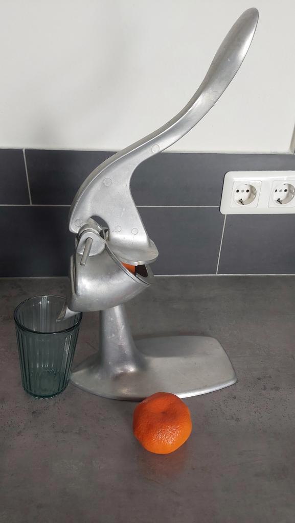 citruspers space-age vorm vintage jaren 40,50 merk perle, Antiek en Kunst, Curiosa en Brocante, Ophalen of Verzenden