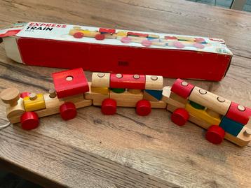 Houten Speelgoedtrein 1,5 jaar beschikbaar voor biedingen