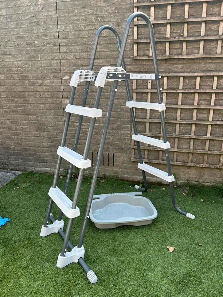 Intex zwembadtrap en voetenbad, Tuin en Terras, Zwembad-toebehoren, Zo goed als nieuw, Ophalen