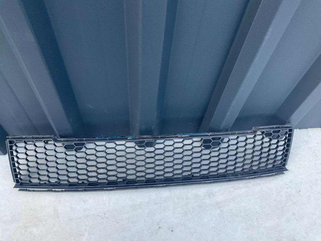 Voorbumper grill Fiat 500 07-14 735425618 Rooster F-20032, Auto diversen, Tuning en Styling, Ophalen of Verzenden