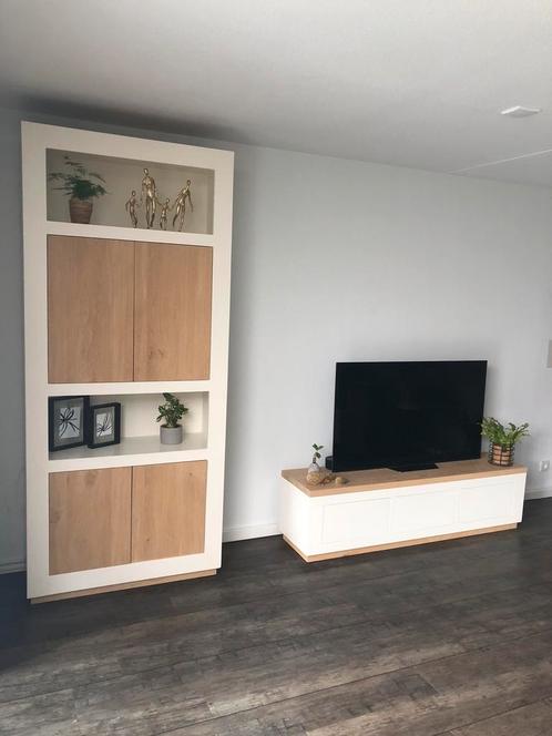 Wandkast hoog & TV-meubel: wit met eiken en verlichting, Huis en Inrichting, Kasten | Wandmeubels, Zo goed als nieuw, 25 tot 50 cm