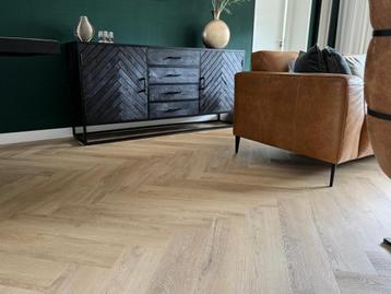 PVC visgraat vloer compleet gelegd – inclusief egaliseren beschikbaar voor biedingen