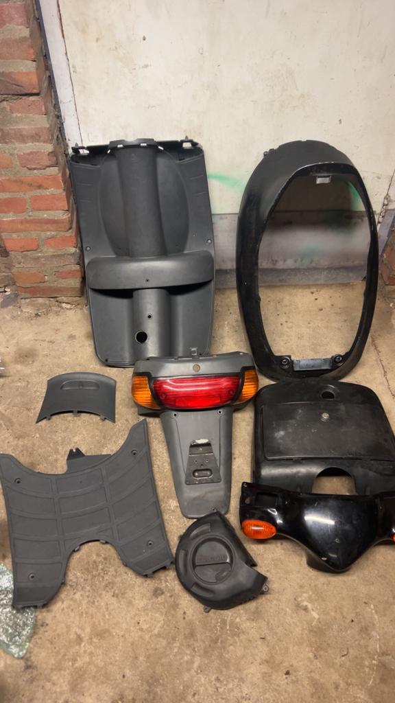 Sp98 onderdelen 180cc, Fietsen en Brommers, Brommeronderdelen | Scooters, Zo goed als nieuw, Piaggio, Blok, Ophalen of Verzenden