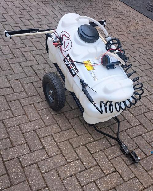 Agri Fab vergifspuit spuitwagen Sproeiwagen Zitmaaier, Tuin en Terras, Hand-tuingereedschap, Zo goed als nieuw, Overige soorten