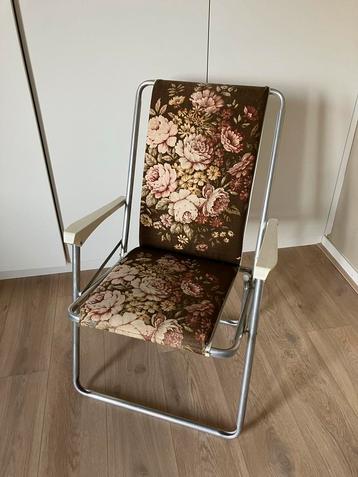 Retro Campingstoel met Bloemenprint beschikbaar voor biedingen