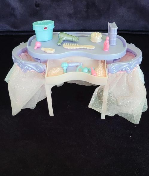 Barbies, kleding en diverse toebehoren, Kinderen en Baby's, Speelgoed | Poppen, Gebruikt, Barbie, Ophalen of Verzenden