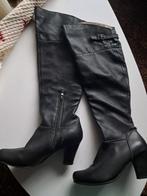 mooie zwarte lange laarzen mt 39 met hak 5,5 cm, Ophalen of Verzenden, Zo goed als nieuw, Zwart, Hoge laarzen