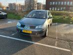 Renault Mégane 1.6 16V Sedan Privilège Luxe, Voorwielaandrijving, Stof, 4 cilinders, Grijs