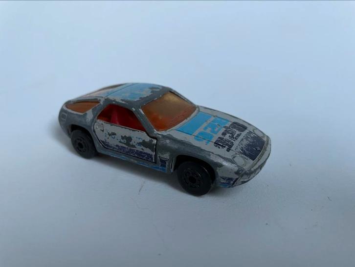 model Porsche 928, zilver met blauwe decals 1/50 Matchbox, Hobby en Vrije tijd, Modelauto's | 1:50, Gebruikt, Auto, Matchbox, Ophalen of Verzenden