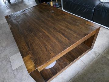 Notenhouten salontafel met opbergruimte