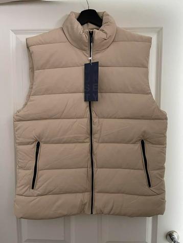 Partij kleding beschikbaar voor biedingen