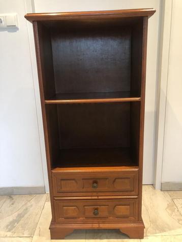 Nieuw staand klassiekkastje, groot open deel en 2 schuiflade beschikbaar voor biedingen
