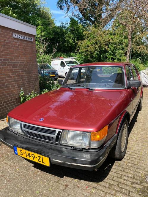 Te koop Saab 900 classic 1984 Rood  (APK april2027), Auto's, Saab, Particulier, Saab 900, Benzine, Sedan, Handgeschakeld, Geïmporteerd