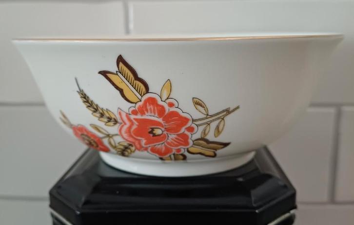 Vintage Juliana Schaal met Bloemen, Huis en Inrichting, Woonaccessoires | Schalen en Manden, Zo goed als nieuw, Schaal, Rond, Porselein of Keramiek
