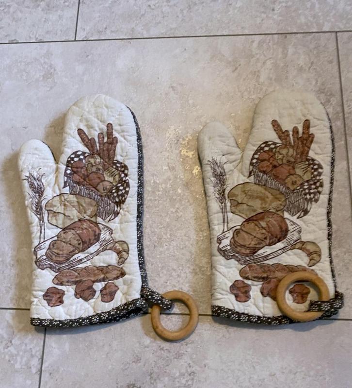 retro setje keuken schort, oven wanten, pannenlap, placemat, Huis en Inrichting, Keuken | Textiel, Zo goed als nieuw, Schort, Overige kleuren