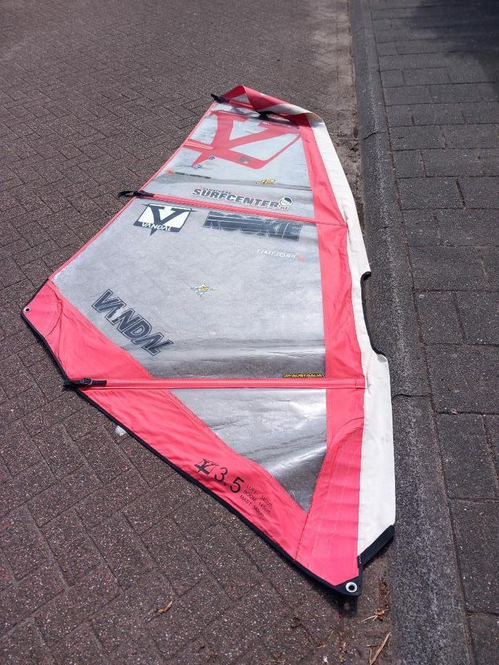 Surfset compleet 3.5 m2 zeil met board F2, Watersport en Boten, Windsurfen, Gebruikt, Complete set, 250 tot 300 cm, Met vin(nen)