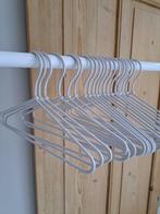 20 kledinghangers Loods 5 – beige/wit, Ophalen of Verzenden, Zo goed als nieuw, Metaal, Volwassenen